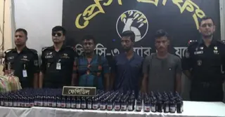 যশোরে র্যাবের অভিযানে ভারতীয় নিষিদ্ধ সিরাপসহ আটক ৩